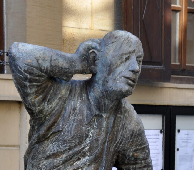 Ohrenkratzer in Marktbreit by Andreas Praefke