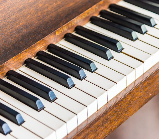 selective-focus-point-vintage-piano-keys-scaled.jpg